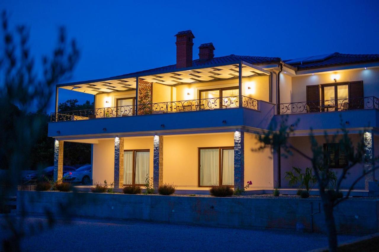 Luxury Apartments Villa Stina ปิเนซิตซี ภายนอก รูปภาพ