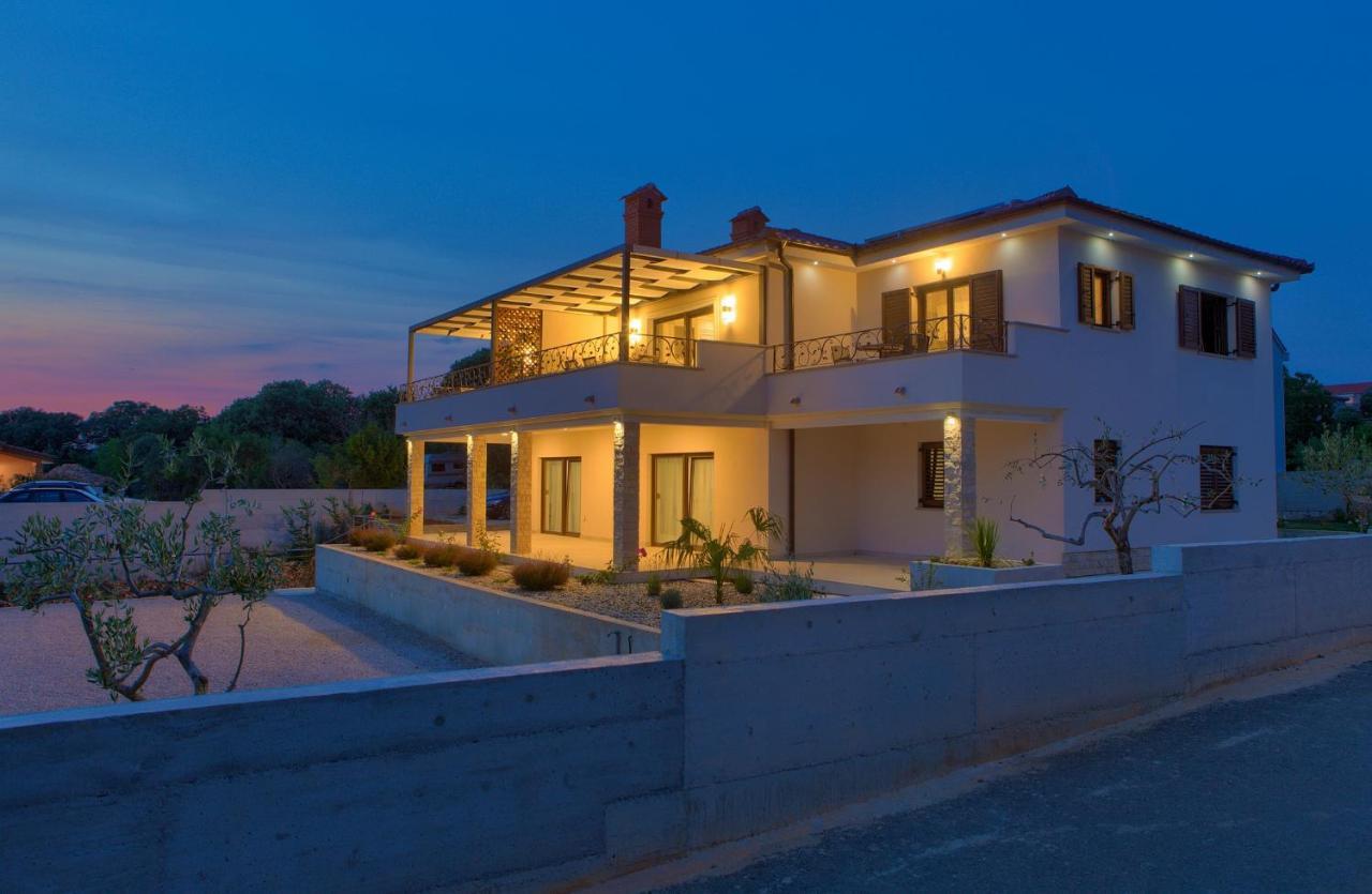 Luxury Apartments Villa Stina ปิเนซิตซี ภายนอก รูปภาพ