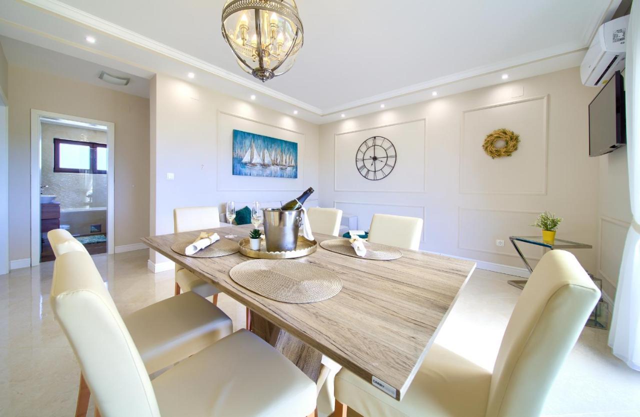 Luxury Apartments Villa Stina ปิเนซิตซี ภายนอก รูปภาพ