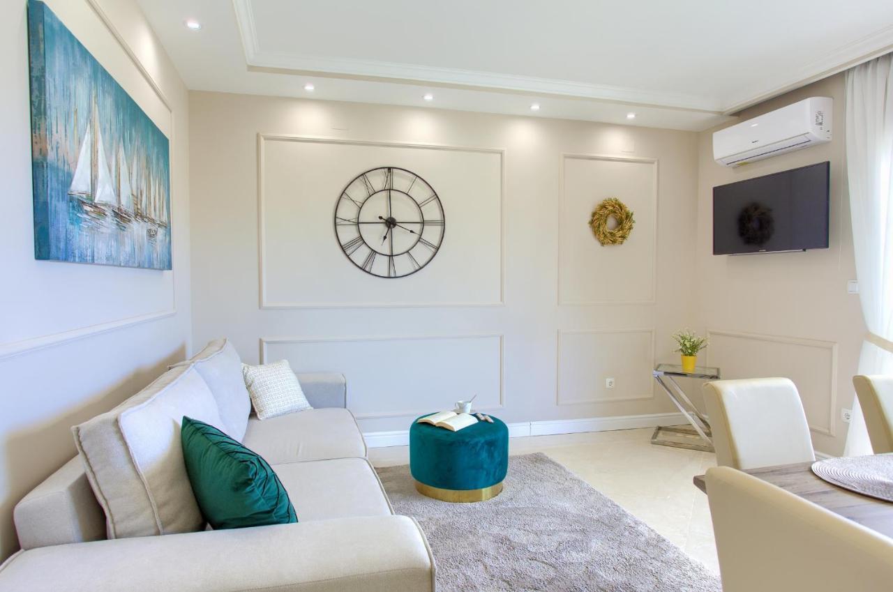 Luxury Apartments Villa Stina ปิเนซิตซี ภายนอก รูปภาพ