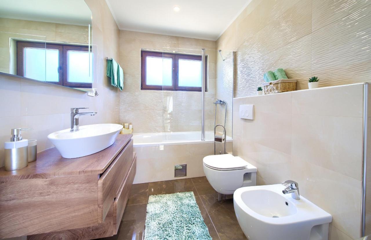 Luxury Apartments Villa Stina ปิเนซิตซี ภายนอก รูปภาพ