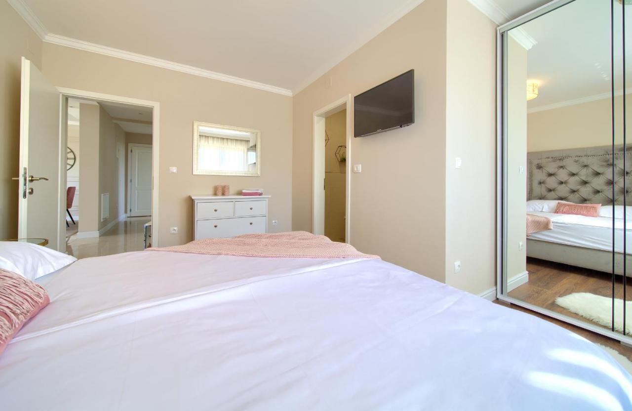 Luxury Apartments Villa Stina ปิเนซิตซี ภายนอก รูปภาพ