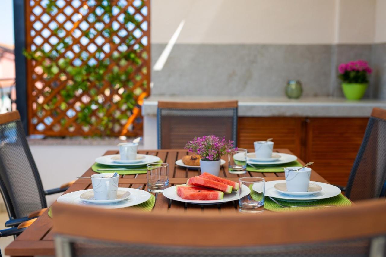 Luxury Apartments Villa Stina ปิเนซิตซี ภายนอก รูปภาพ